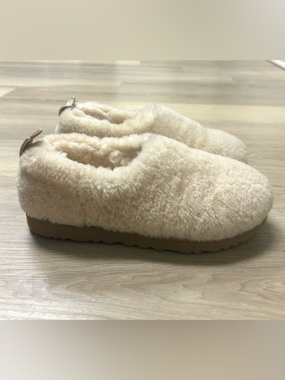 Ugg Classic Cozy Bootie Women Slipper Shoes Sz 8 Cream Platform Sheepskin Lounge - Picture 2 of 12